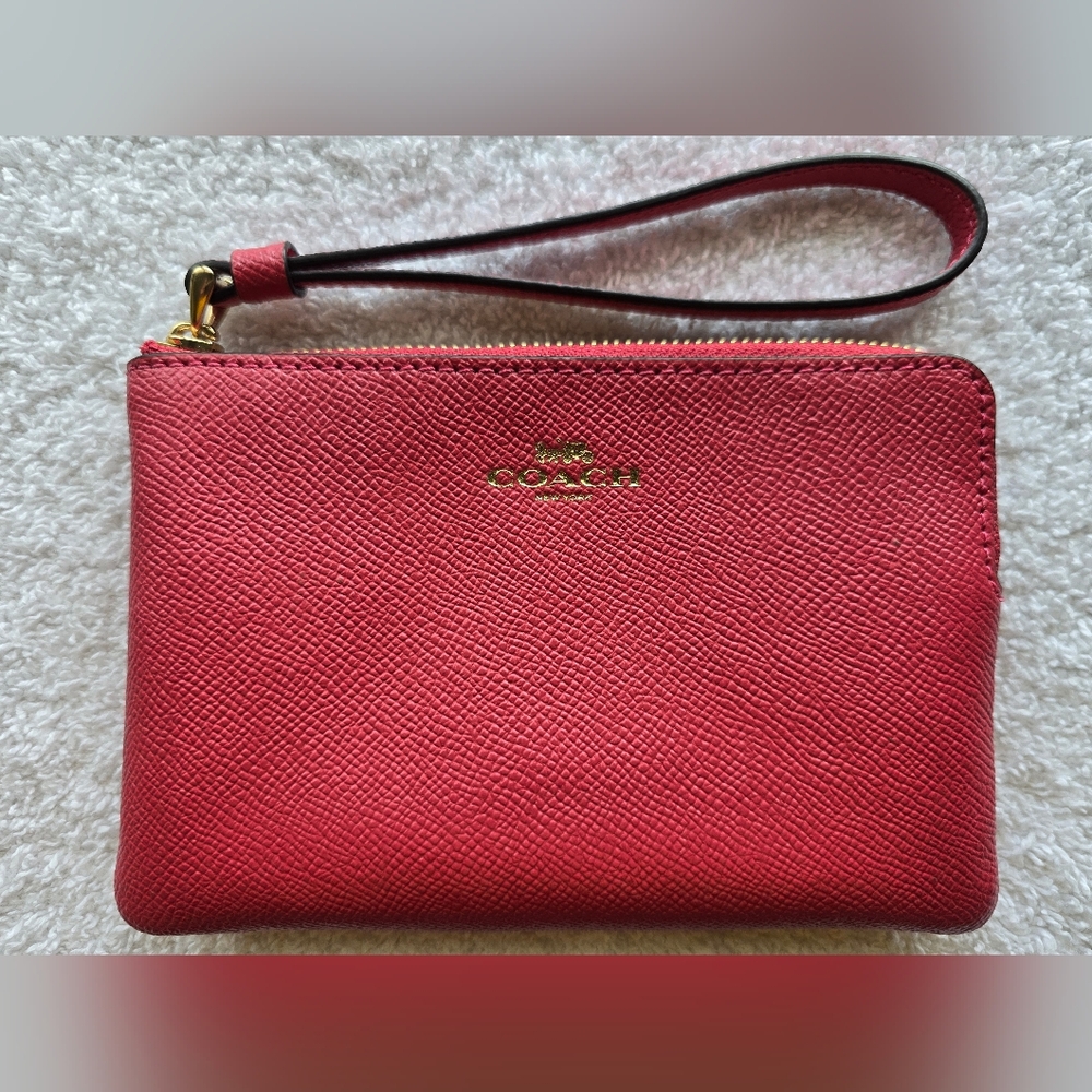 COACH 58032 Corner Zip Watermelon Pink  Wristlet EUC